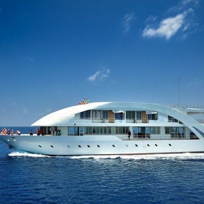 charter yacht luxury mosaique maldive