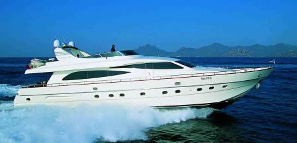 MALO Charter Yacht