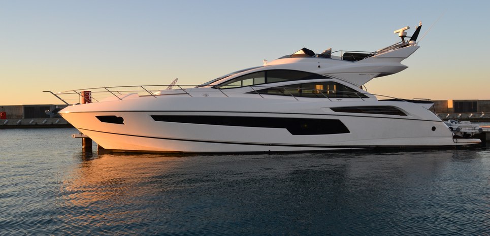 Malolo Charter Yacht