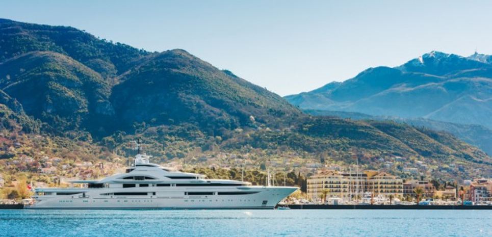 Maryah Charter Yacht