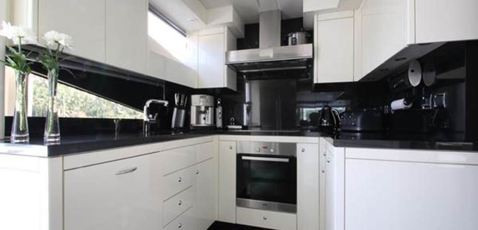 Maxxx Charter Yacht