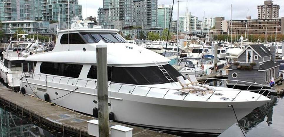 Mi Amere Charter Yacht