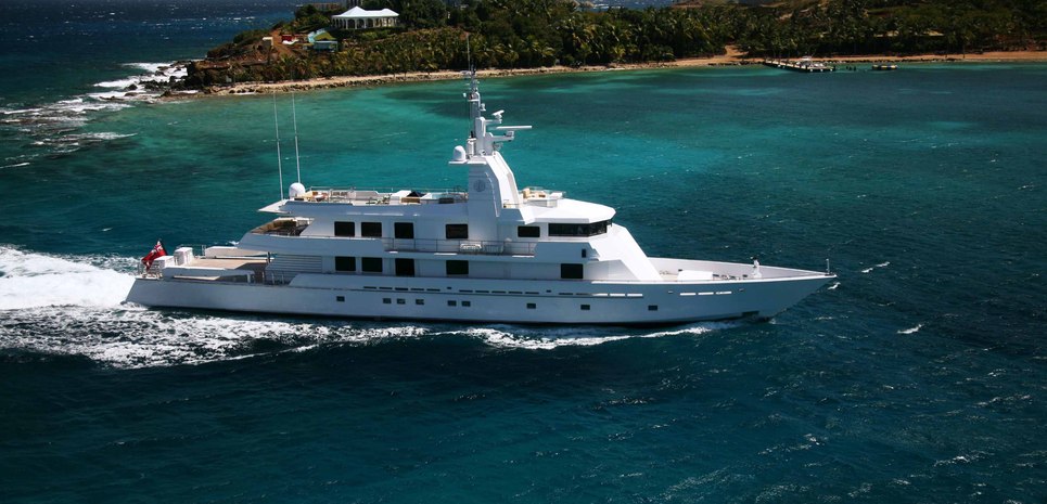 Mizu Charter Yacht