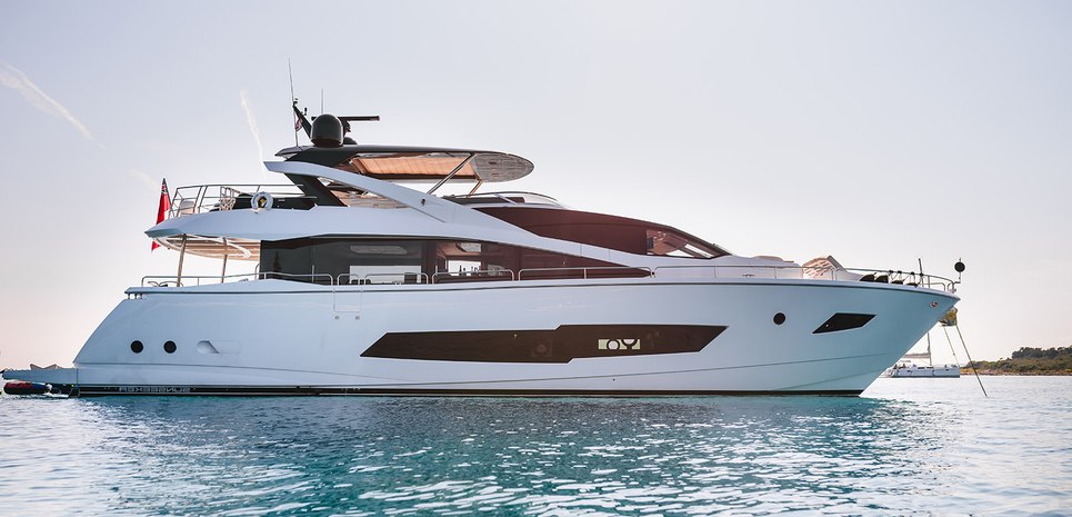 Mowana Charter Yacht
