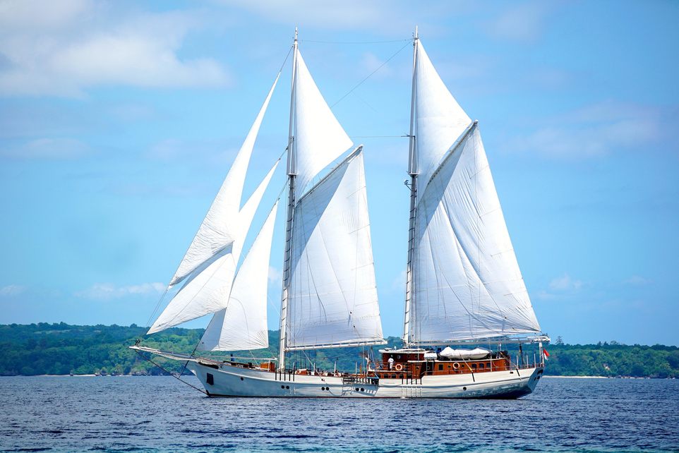 Mutiara Laut Charter Yacht