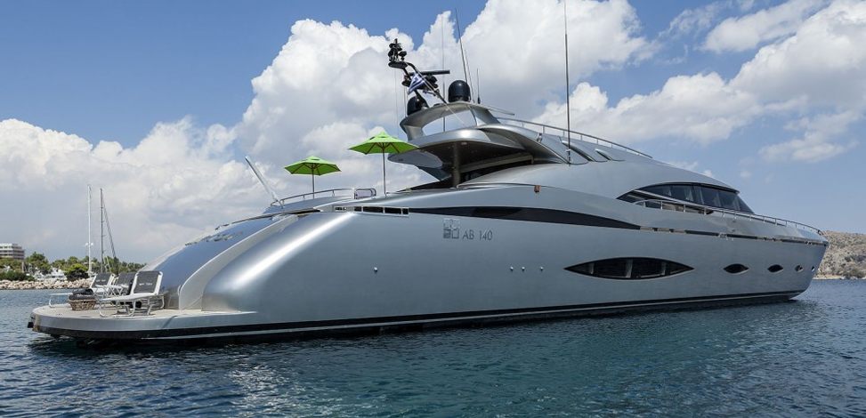 toy luxury yacht