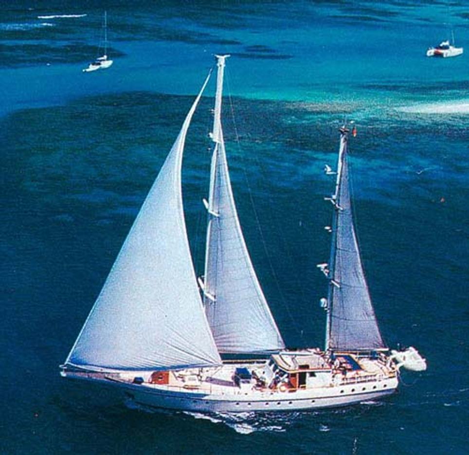 Naviga Charter Yacht