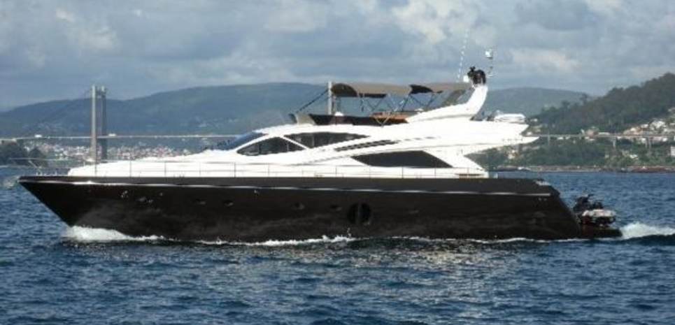 O2B Charter Yacht