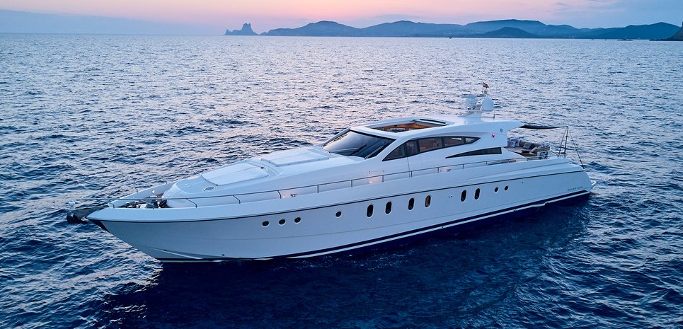 Ocean 5 Charter Yacht