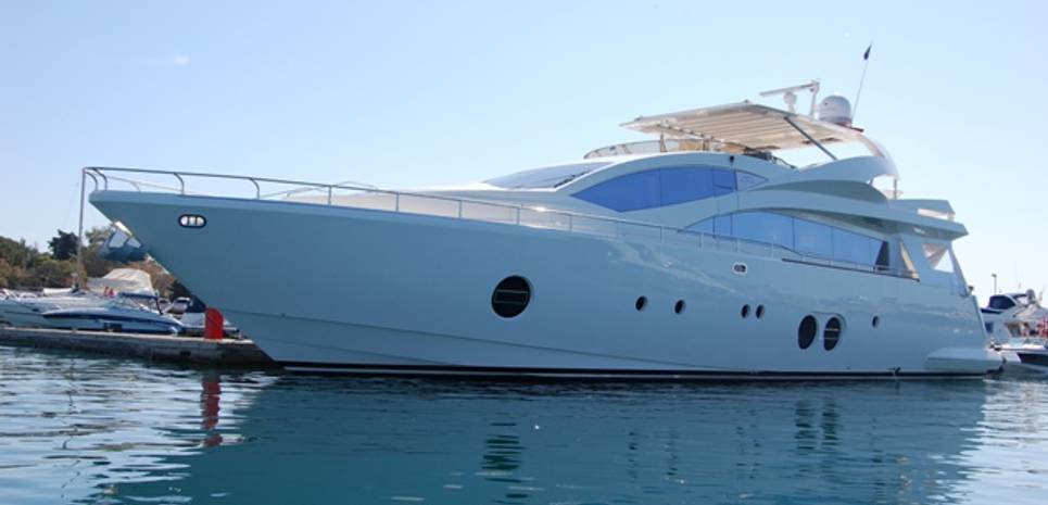 Ora O Mai Piu Charter Yacht