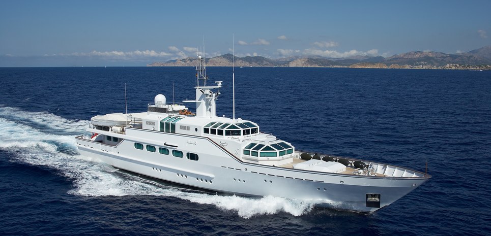 Paraiso Charter Yacht