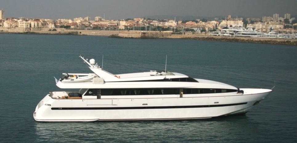 Pas Encore Charter Yacht
