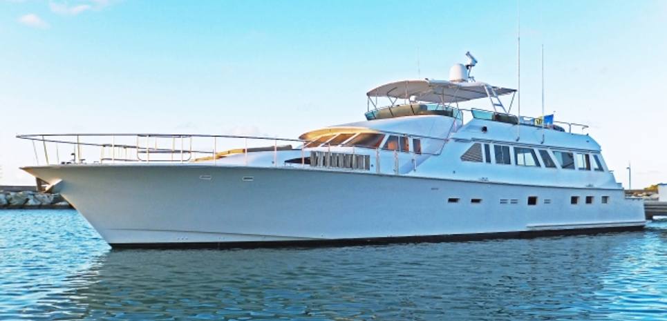 Pixel Charter Yacht