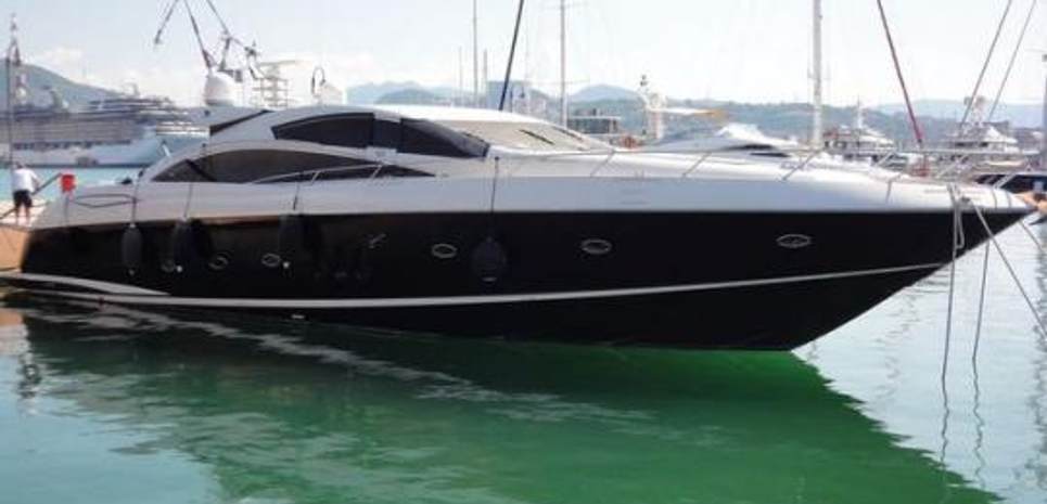 Predator 82 Charter Yacht