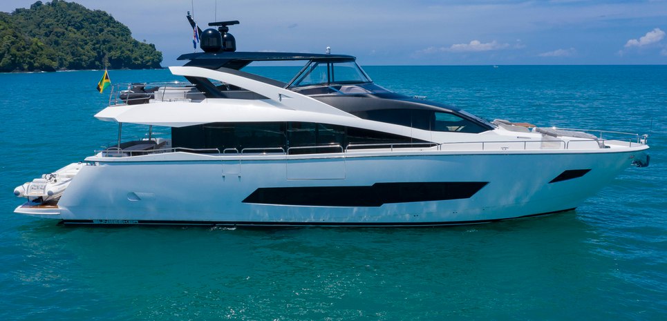 Pura Vida Charter Yacht