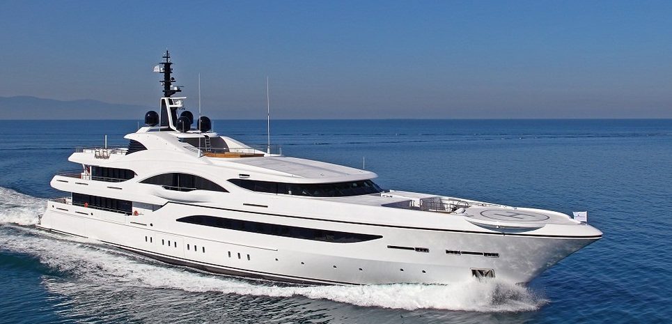motor yacht quantum of solace