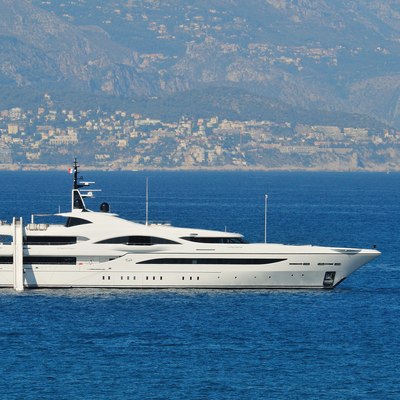 Quantum Of Solace Yacht Charter Price Turquoise Luxury Yacht Charter