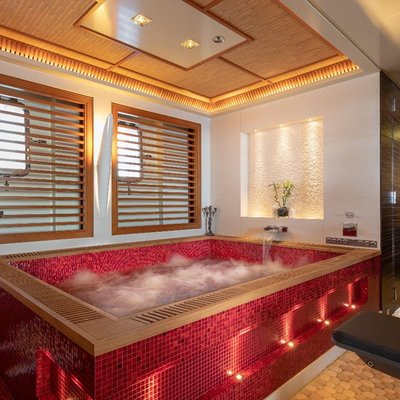 Quantum Of Solace Yacht Charter Price Turquoise Luxury Yacht Charter