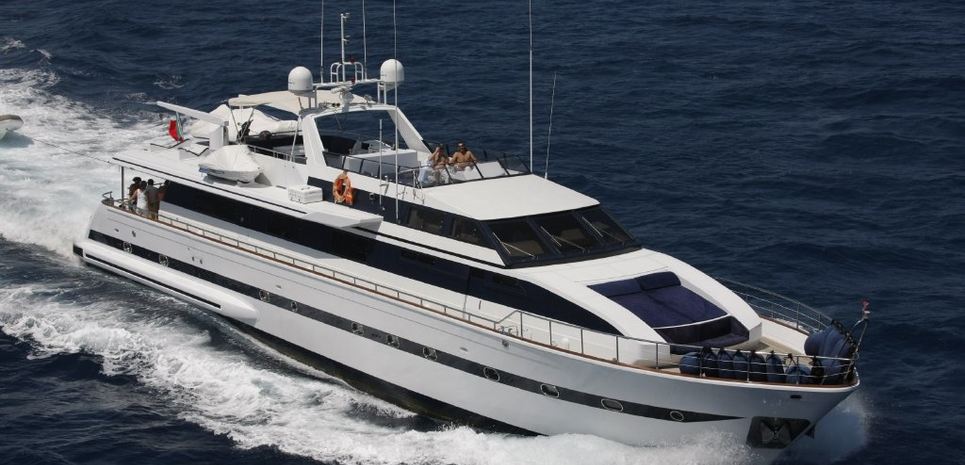 Queen South Charter Yacht