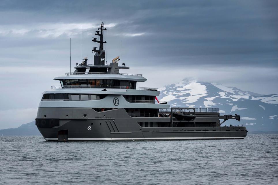 Ragnar Charter Yacht