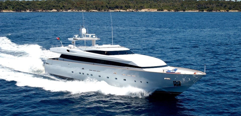 Rovan Charter Yacht