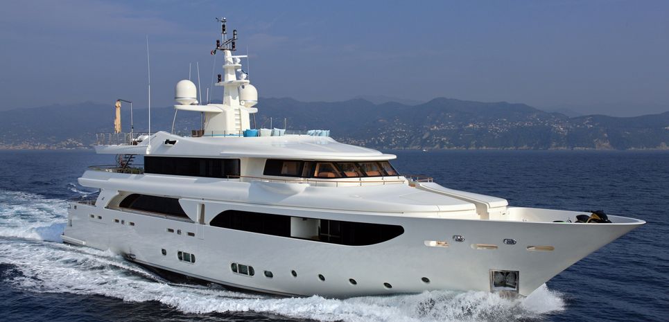 Rubeccan Charter Yacht