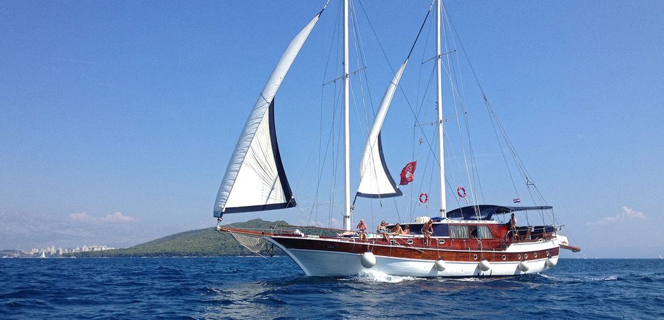 San Charter Yacht