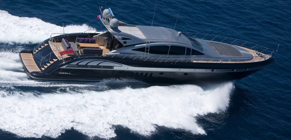 Scratch Charter Yacht