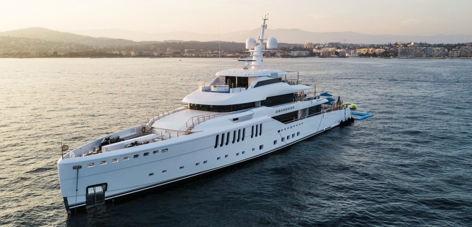Seasense Charter Yacht