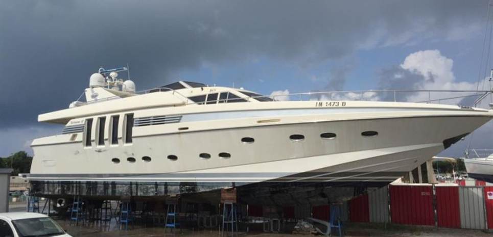 Sey Charter Yacht