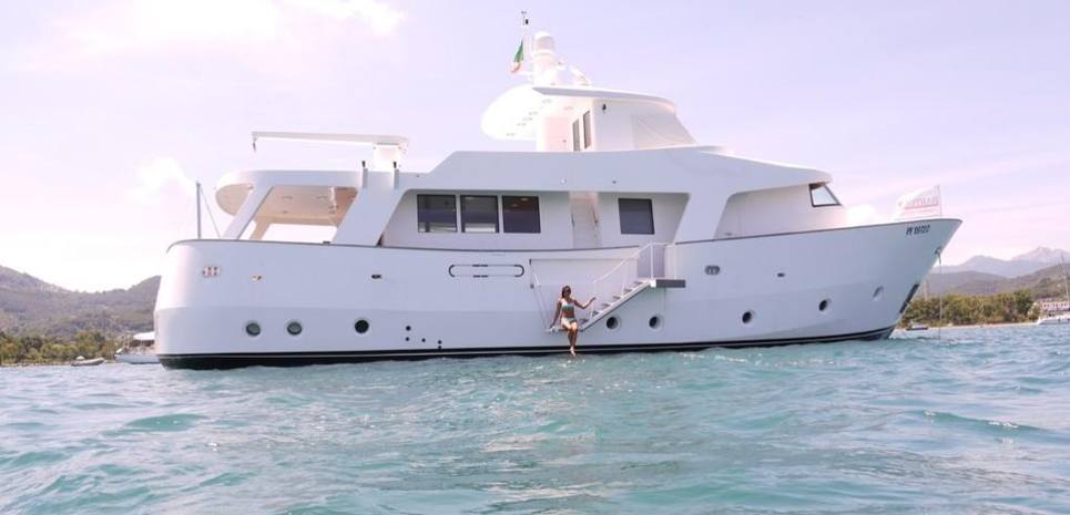 Shika Kamata Charter Yacht