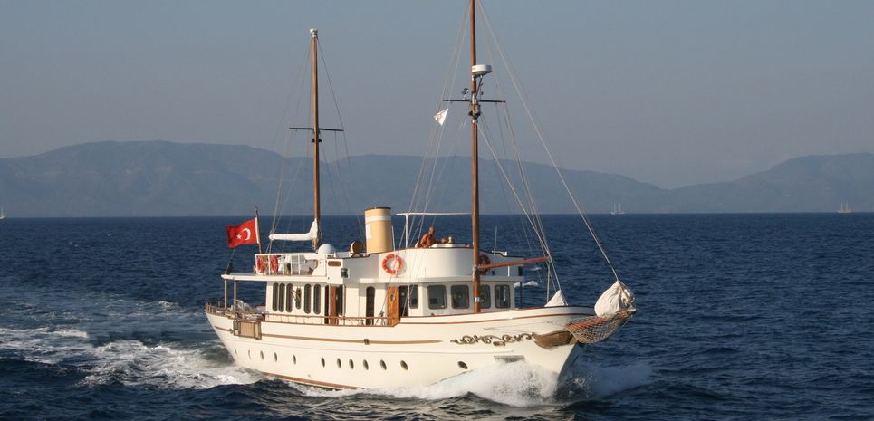 Silver Cloud Charter Yacht