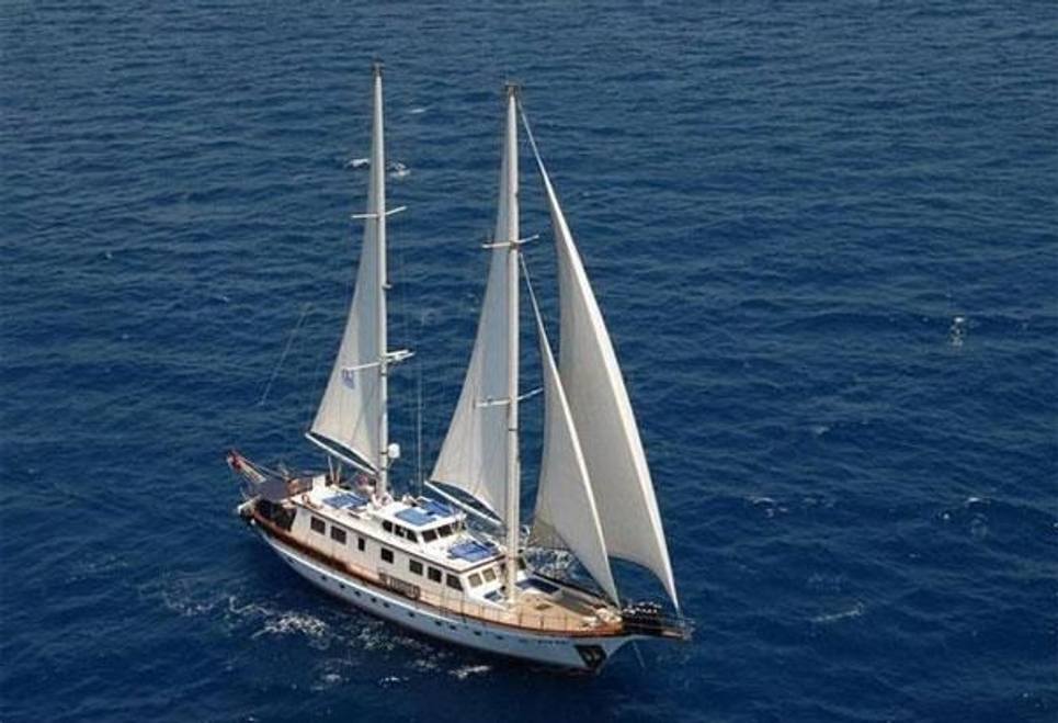 Sirius Charter Yacht