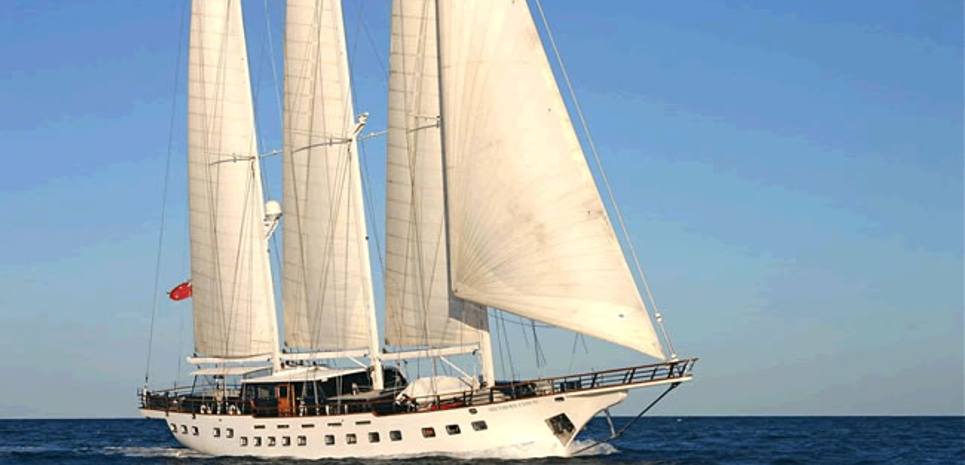 Southern Cloud Charter Yacht