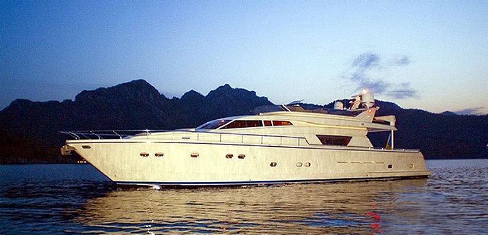 Splendido Charter Yacht
