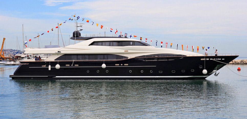 Suegno Charter Yacht