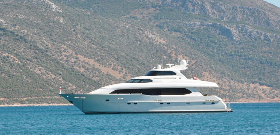 Suzanne Charter Yacht