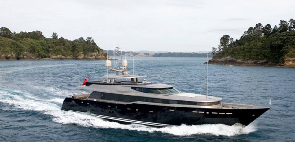 Tat's Charter Yacht