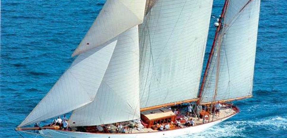 Thendara Charter Yacht