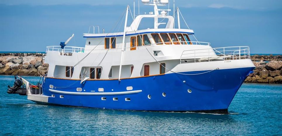 Thomas Crosby V Charter Yacht