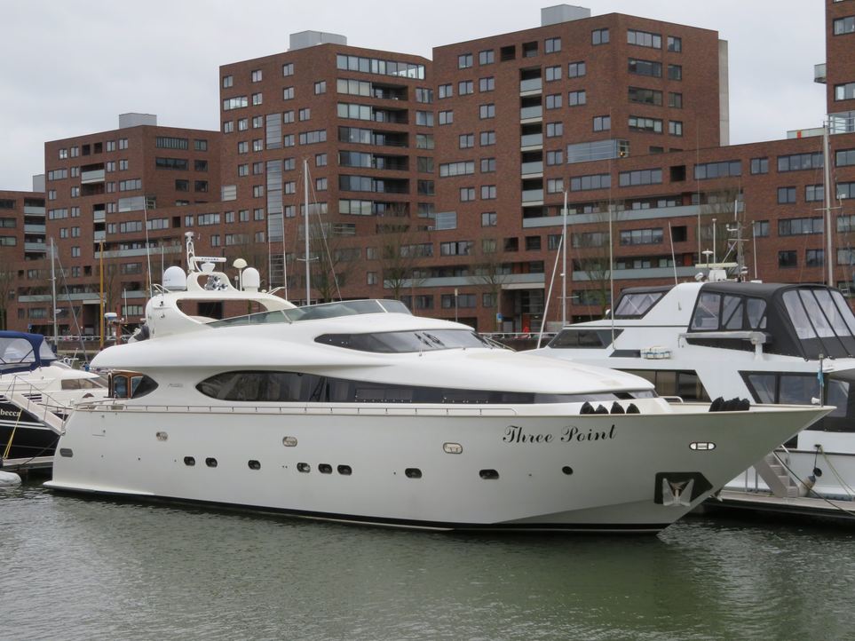 Three Point 4 Charter Yacht