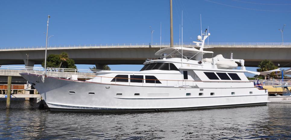 Tres Hermanos VI Charter Yacht