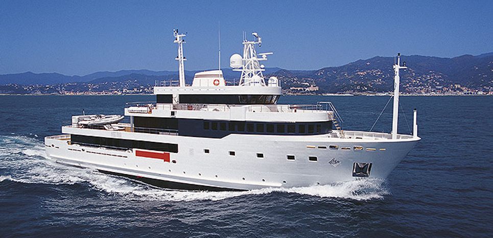 Tribu Charter Yacht