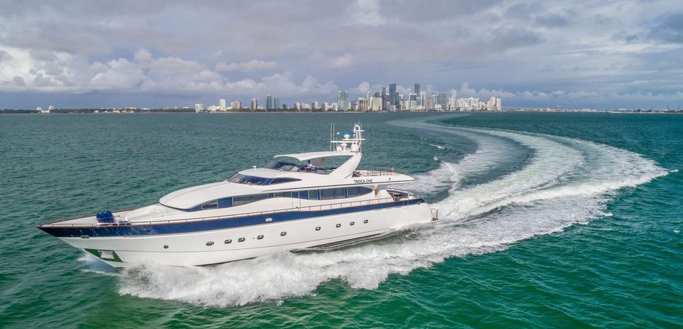 Troca One Charter Yacht