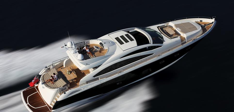 UM6 Charter Yacht