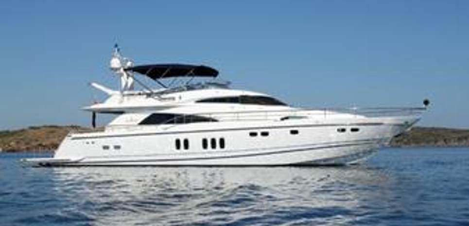 UTwo Charter Yacht