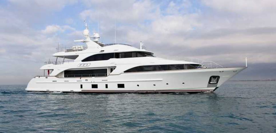 Vaao Charter Yacht