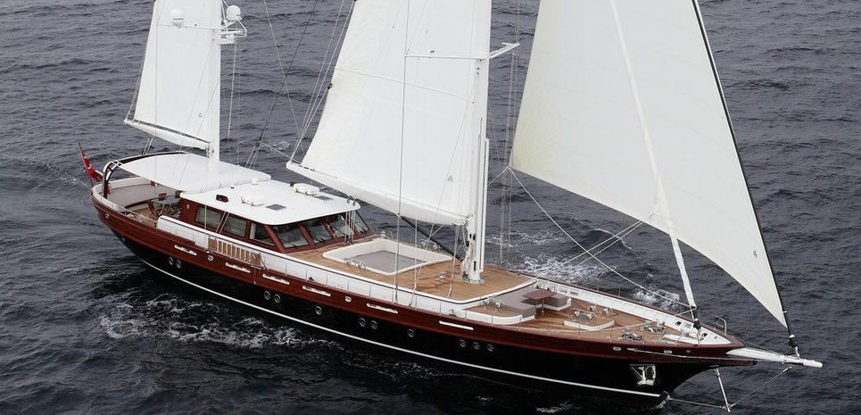 Vay Charter Yacht