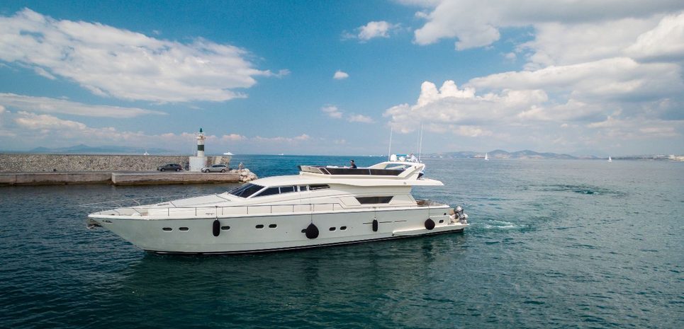 Vento Charter Yacht