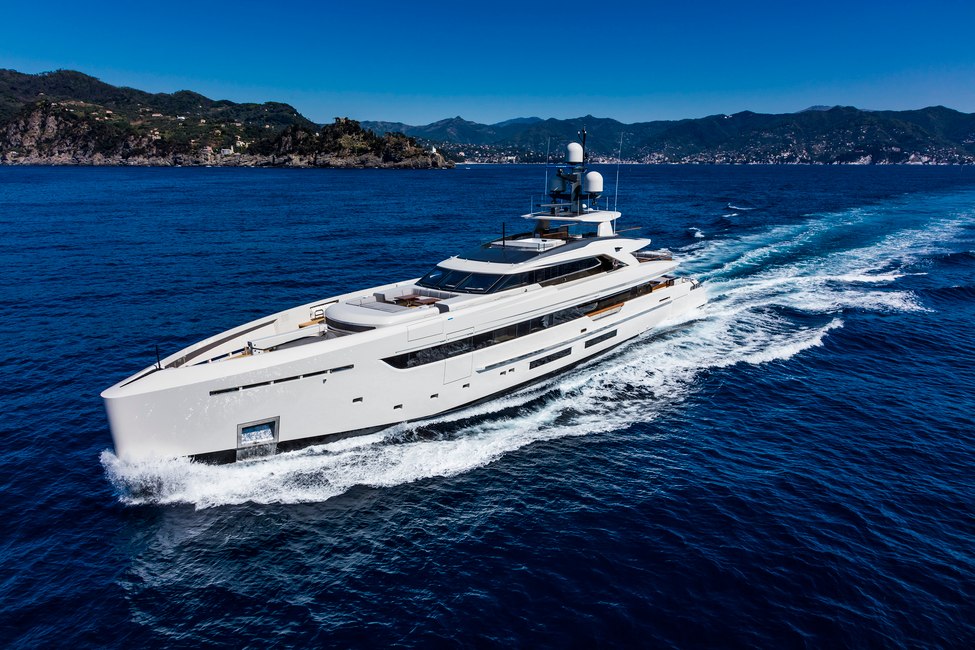 Vertige Charter Yacht